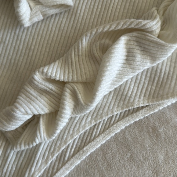 Free People Intimately Long Sleeve Low Cut Ribbed Bodysuit - Picture 4 of 10